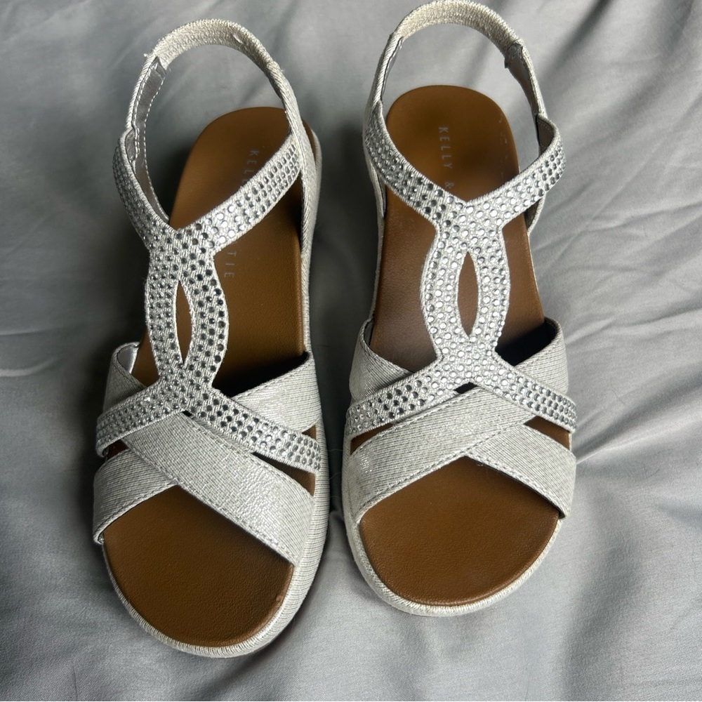 Stylish Silver Wedge Sandals with Rhinestone Detailing Kelly & Katie Calasy Sz 6